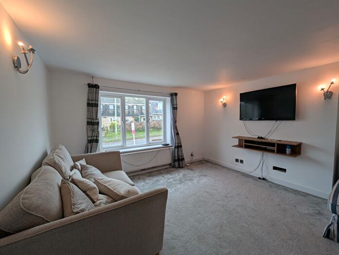 4 Bedroom Semi-detached House For Sale In Poplar Hill, Stowmarket, IP14