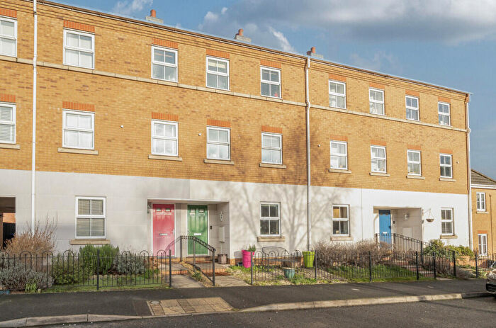 4 Bedroom Terraced House For Sale In Flying Dutchman Way, Daventry, Northamptonshire, NN11