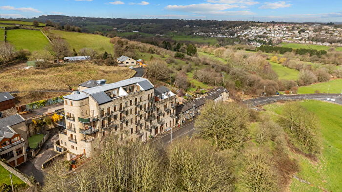 2 Bedroom Apartment For Sale In Burrwood Court, Holywell Green, HX4