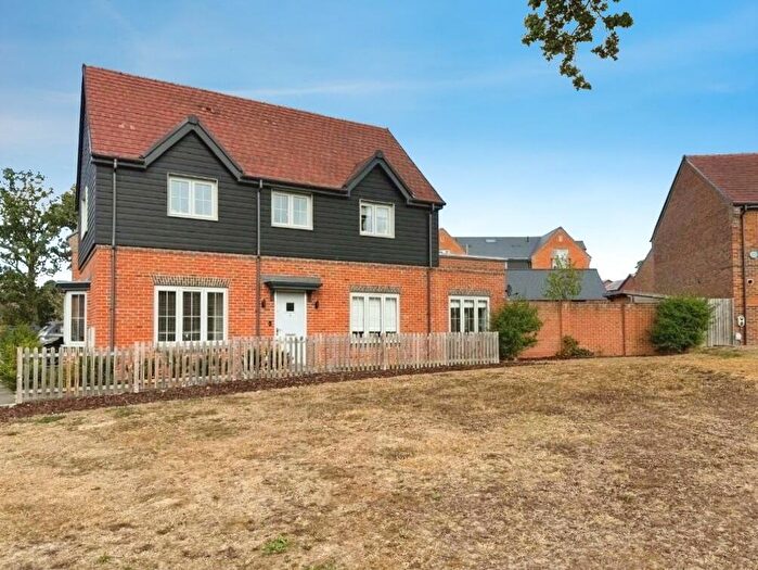 3 Bedroom Detached House For Sale In Ridges Rise, Deepcut, Camberley, Surrey, GU16