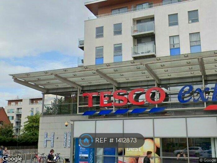 2 Bedroom Flat To Rent In Derry Court, London, SW16