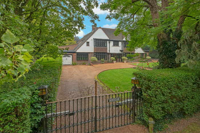 5 Bedroom Detached House To Rent In Webb Estate, Purley, Surrey, CR8