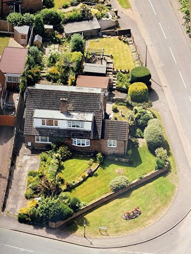 3 Bedroom Semi-Detached House For Sale In Rosliston Road, Walton-on-Trent, DE12