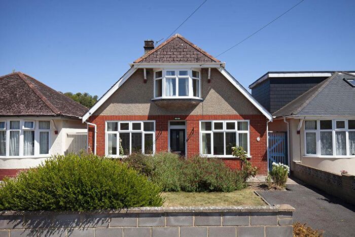 3 Bedroom Detached House For Sale In Greenwood Avenue, Laverstock, SP1