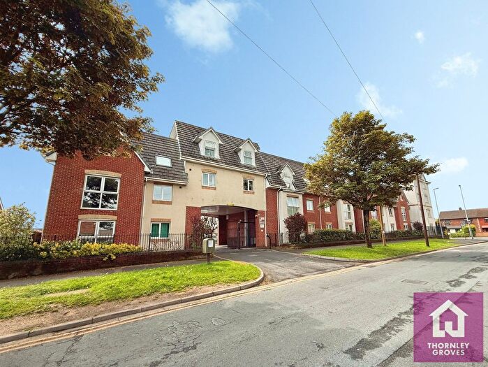2 Bedroom Flat To Rent In Whalley Road, Middleton, Manchester, Greater Manchester, M24