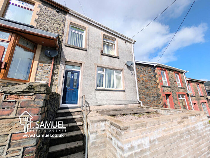 3 Bedroom End Of Terrace House For Sale In Thomas Street, Mountain Ash, CF45
