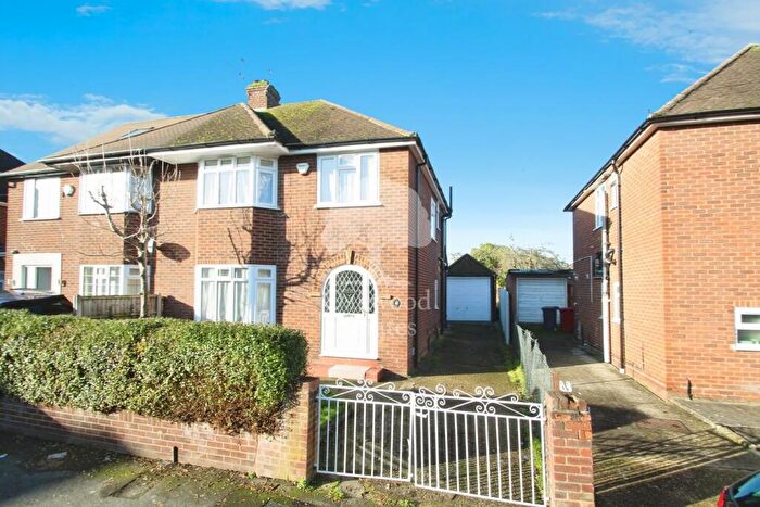 2 Bedroom Semi-Detached House To Rent In Berkshire, Langley, SL3