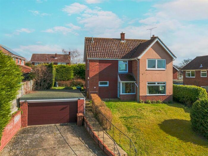 3 Bedroom Detached House For Sale In Holbrook Barn Road, Boxford, Sudbury, CO10