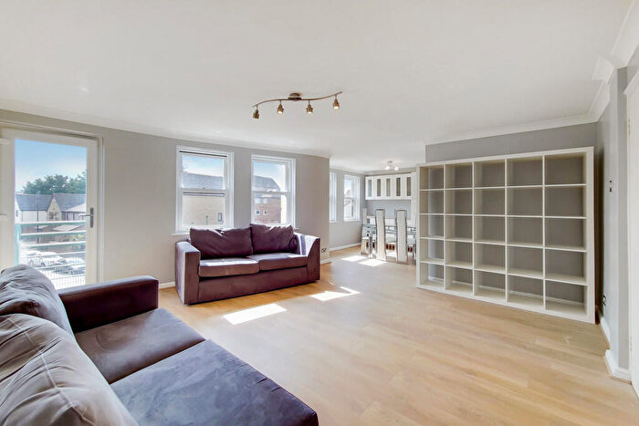 2 Bedroom Apartment To Rent In Tideway Court, Rotherhithe Street, SE16