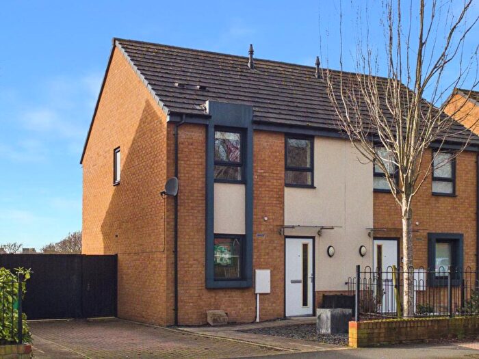 4 Bedroom Semi Detached House For Sale In St.Matthias Road, Nottingham, NG3