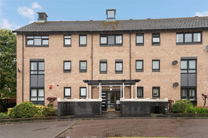2 Bedroom Flat For Sale In Ballagan Place, Milngavie, Glasgow, East Dunbartonshire, G62