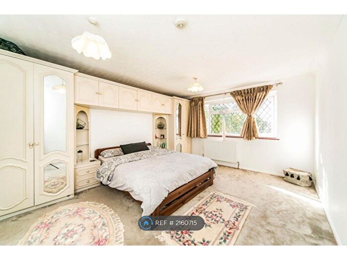 5 Bedroom Semi-Detached House To Rent In Whitley Wood Lane, Reading, RG2