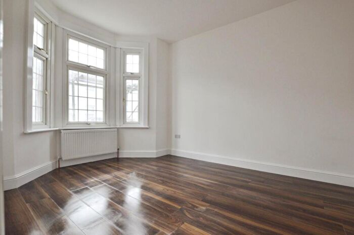 4 Bedroom House To Rent In Helena Road, Plaistow, E13