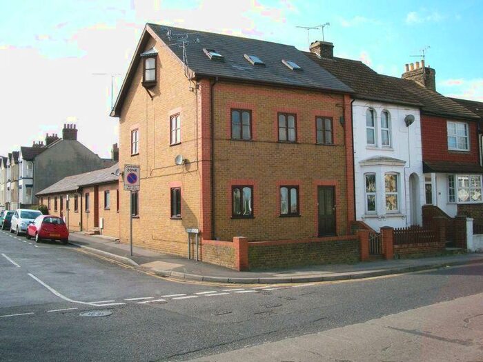 Flat To Rent In Canterbury Street, Gillingham, ME7