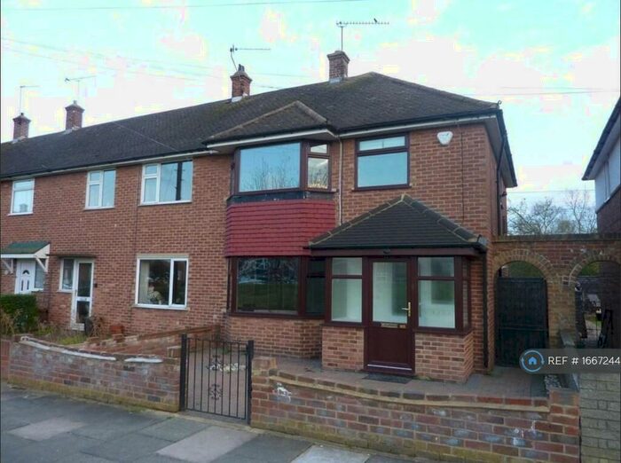 3 Bedroom Semi-Detached House To Rent In Plover Gardens, Upminster, RM14