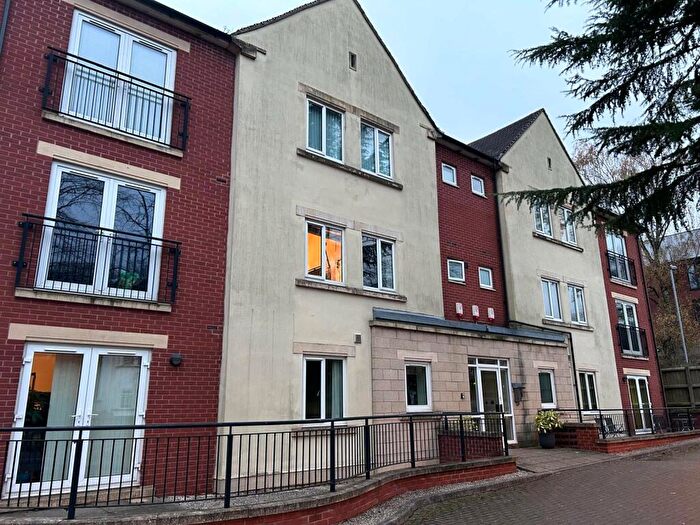 2 Bedroom Flat For Sale In Woodthorpe Drive, Woodthorpe, Nottingham, Nottinghamshire, NG5