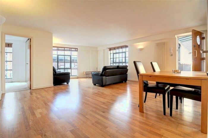 2 Bedroom Apartment To Rent In Merchant Court, Wapping Wall, E1W
