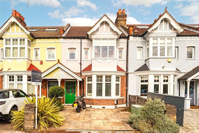 3 Bedroom Terraced House For Sale In Grantham Road, Chiswick, W4