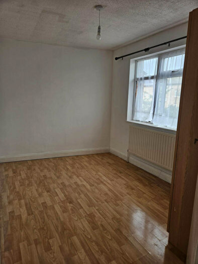 6 Bedroom Terraced House To Rent In Canning Town, London, E13