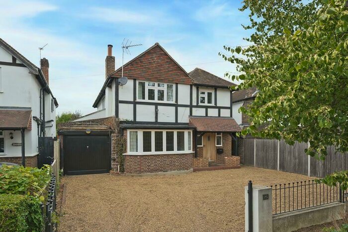 4 Bedroom Detached House To Rent In Midway, Walton On Thames, KT12