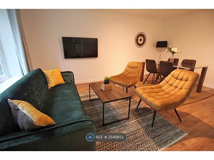 2 Bedroom Flat To Rent In Berkeley Court, Leeds, LS2