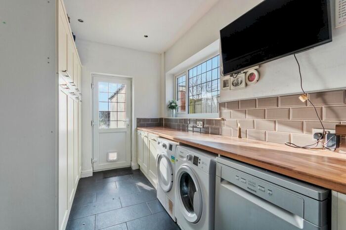 5 Bedroom Detached House For Sale In Rufford Avenue, Yeadon, Leeds, West Yorkshire, LS19
