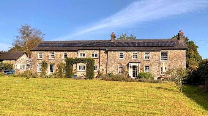 5 Bedroom Farm House For Sale In Ael Y Bryn, Carmarthen, SA32