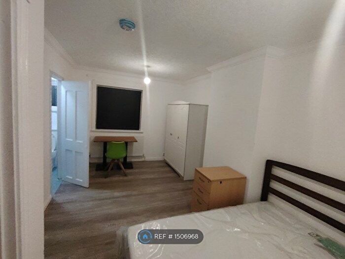 5 Bedroom Terraced House To Rent In Feenan Highway, Tilbury, RM18