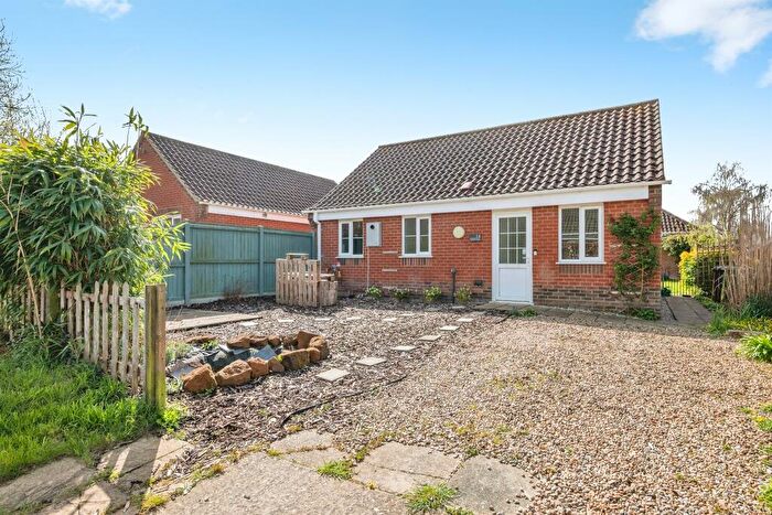 2 Bedroom Detached Bungalow For Sale In Jubilee Close, Erpingham, Norwich, NR11