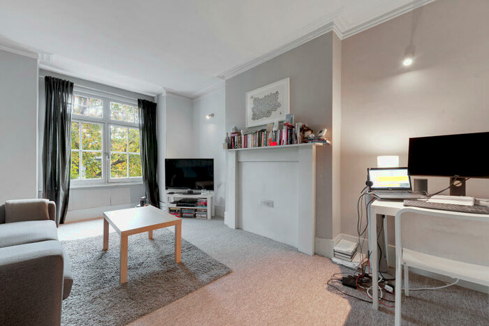 1 Bedroom Apartment To Rent In Waterloo Terrace, London, N1