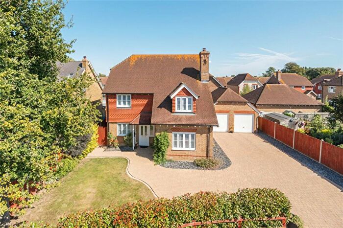 4 Bedroom Detached House For Sale In School Lane, Lower Halstow, Sittingbourne, Kent, ME9