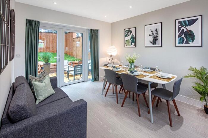 3 Bedroom Terraced House For Sale In Ballast Road, Erith, DA8