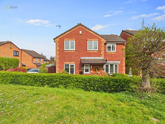 3 Bedroom Detached House For Sale In Somerset Close, Fazeley, Tamworth, B78
