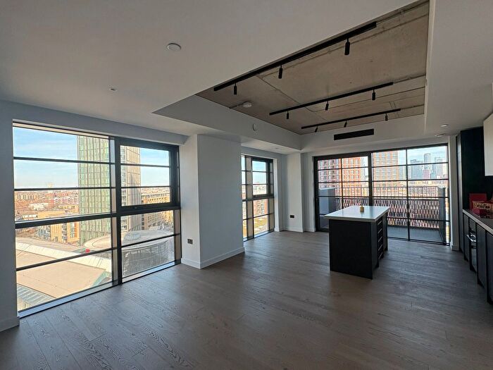 2 Bedroom Flat To Rent In Apartment, Deal Porters Way, London, SE16