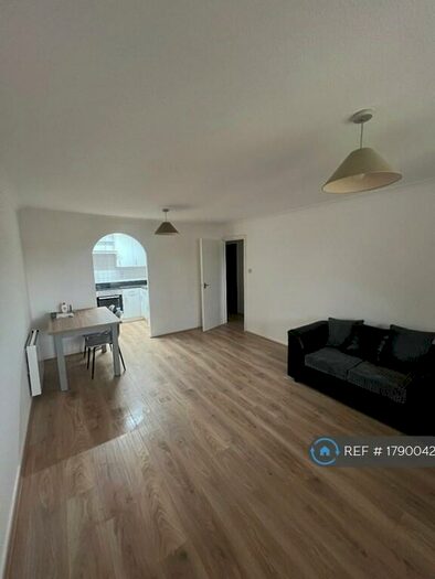 1 Bedroom Flat To Rent In Ashdown Court, Barking, IG11