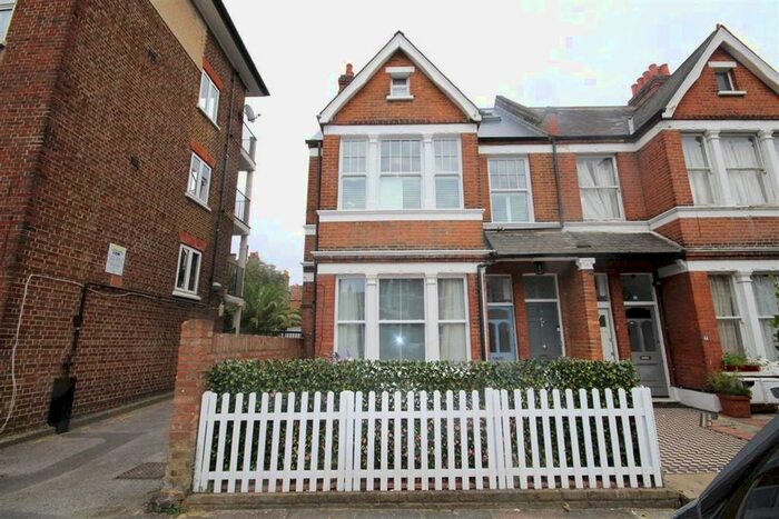 2 Bedroom Flat To Rent In Ashleigh Road, London, SW14