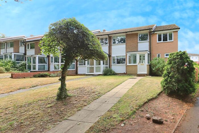 4 Bedroom End Of Terrace House For Sale In Winds Point, Hagley, Stourbridge, DY9