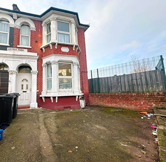 3 Bedroom Maisonette To Rent In Listria Park, London, N16