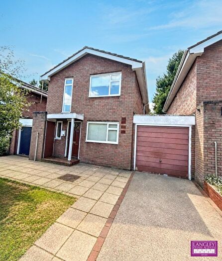4 Bedroom Detached House To Rent In Stambourne Way, London, SE19