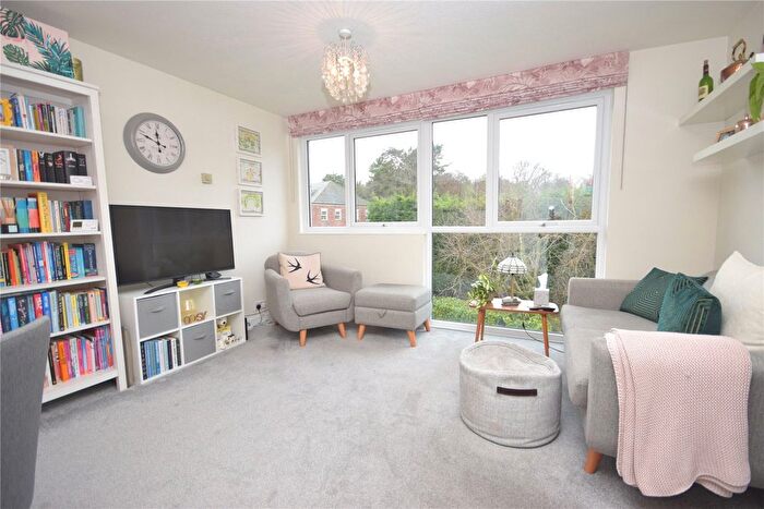 2 Bedroom Flat For Sale In Lawns Hall Close, Adel, Leeds, LS16