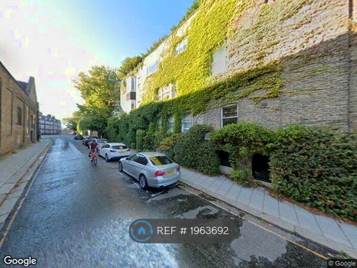 Studio To Rent In Chiswick Mall/Cnrchiswick Lane South, London, W4