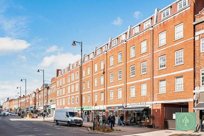 2 Bedroom Flat For Sale In Chase Side, Southgate, London, N14