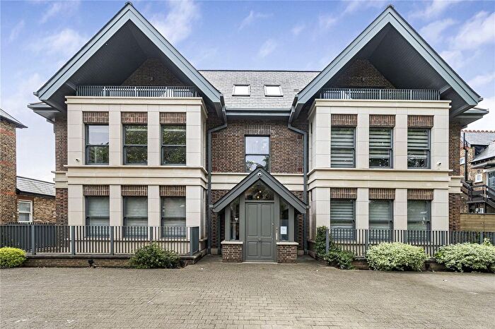 2 Bedroom Flat For Sale In Carlton Road, London, W5
