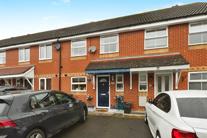 3 Bedroom Terraced House For Sale In Village Close, Hoddesdon, EN11