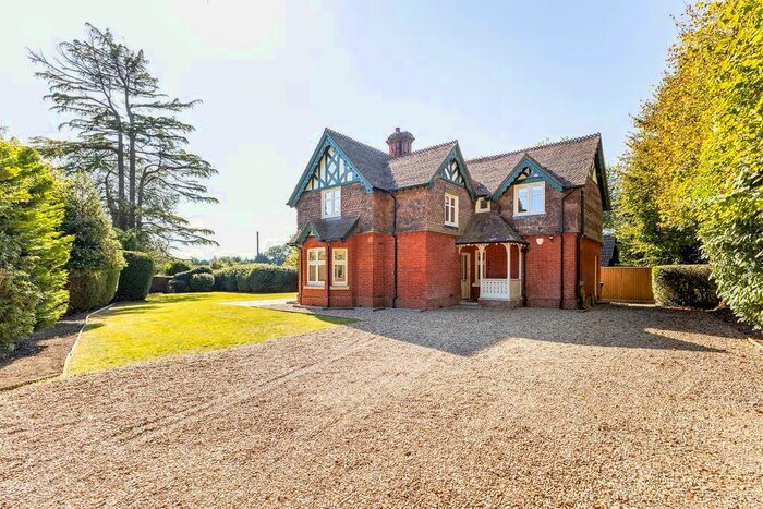 3 Bedroom Semi-Detached House To Rent In Wick Lane, Englefield Green, Egham, TW20