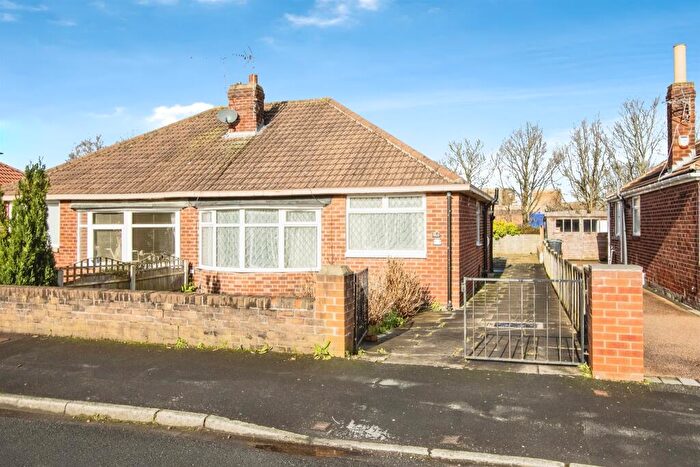 2 Bedroom Semi-Detached Bungalow For Sale In Kennerleigh Drive, Leeds, LS15