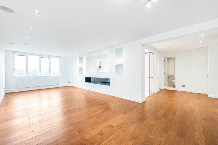 2 Bedroom Flat To Rent In Wellington Road, London, NW8