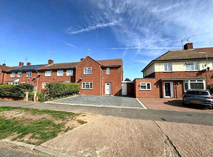 3 Bedroom Semi Detached House For Sale In Chestnut Avenue, Peterborough, PE1