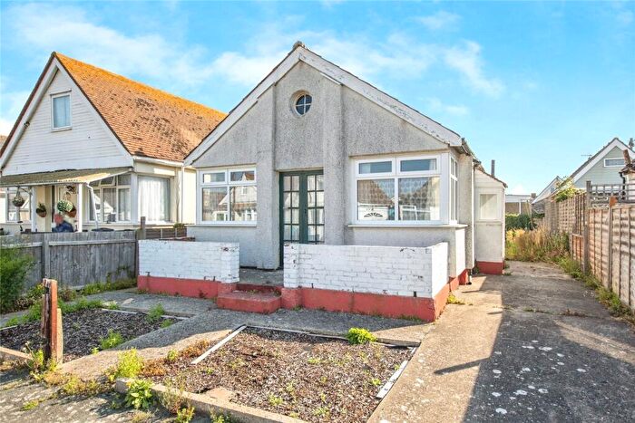 3 Bedroom Bungalow For Sale In Glebe Way, Jaywick, Clacton-on-Sea, CO15