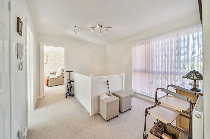 2 Bedroom Flat For Sale In Grosvenor Road, Paignton, Devon, TQ4